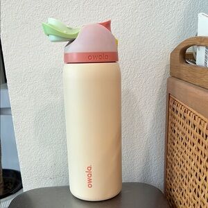 Owala free sip in pink